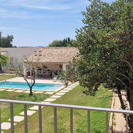 Appartement Dans Un Mas Provencal Renove Saint-Hilaire-d'Ozilhan Экстерьер фото