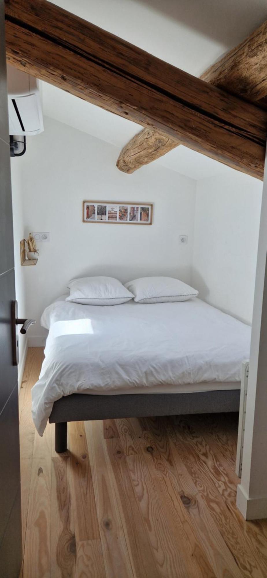Appartement Dans Un Mas Provencal Renove Saint-Hilaire-d'Ozilhan Экстерьер фото