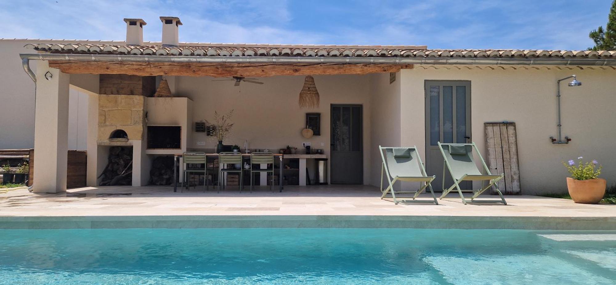 Appartement Dans Un Mas Provencal Renove Saint-Hilaire-d'Ozilhan Экстерьер фото
