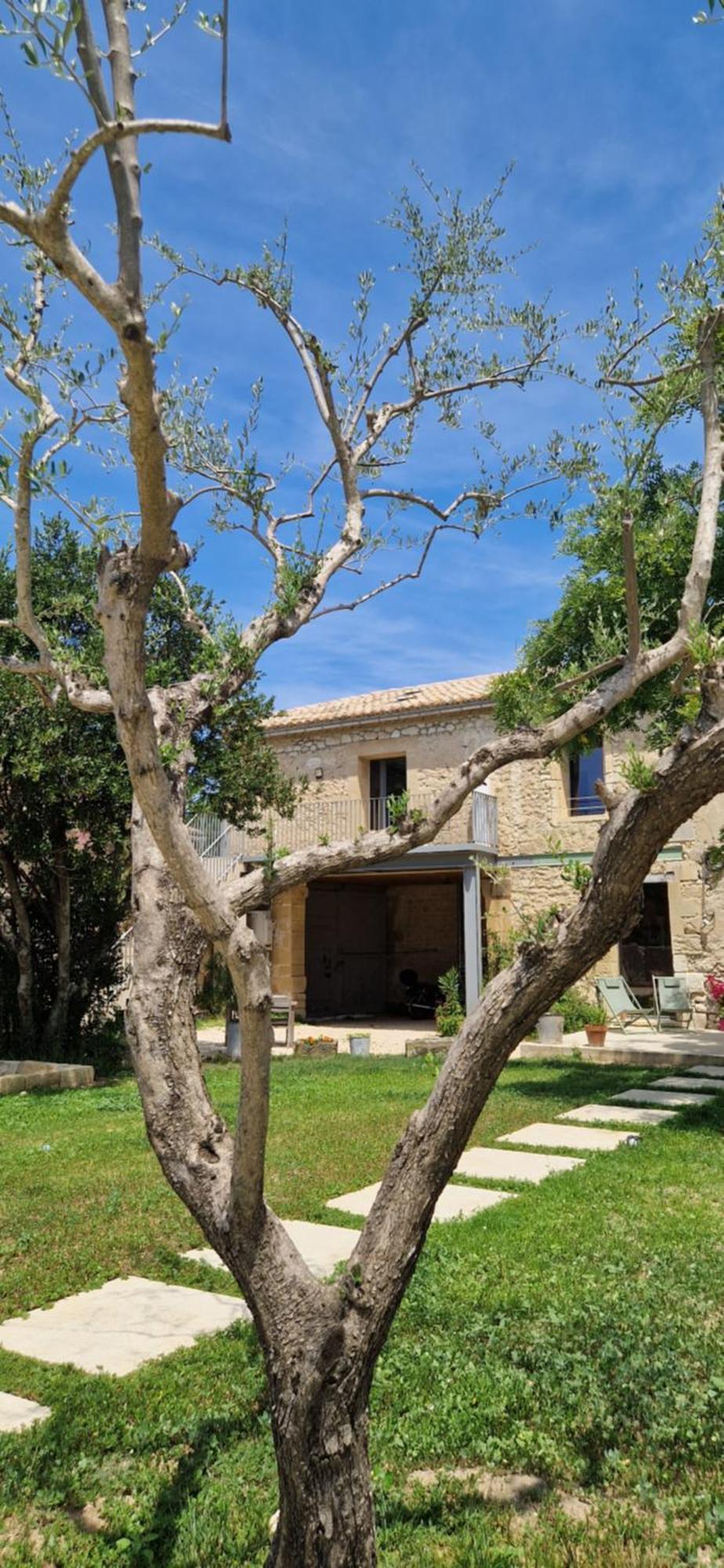 Appartement Dans Un Mas Provencal Renove Saint-Hilaire-d'Ozilhan Экстерьер фото