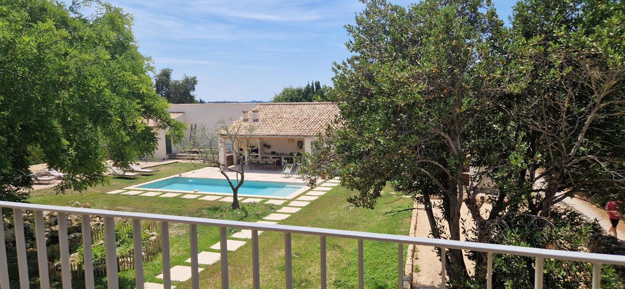Appartement Dans Un Mas Provencal Renove Saint-Hilaire-d'Ozilhan Экстерьер фото