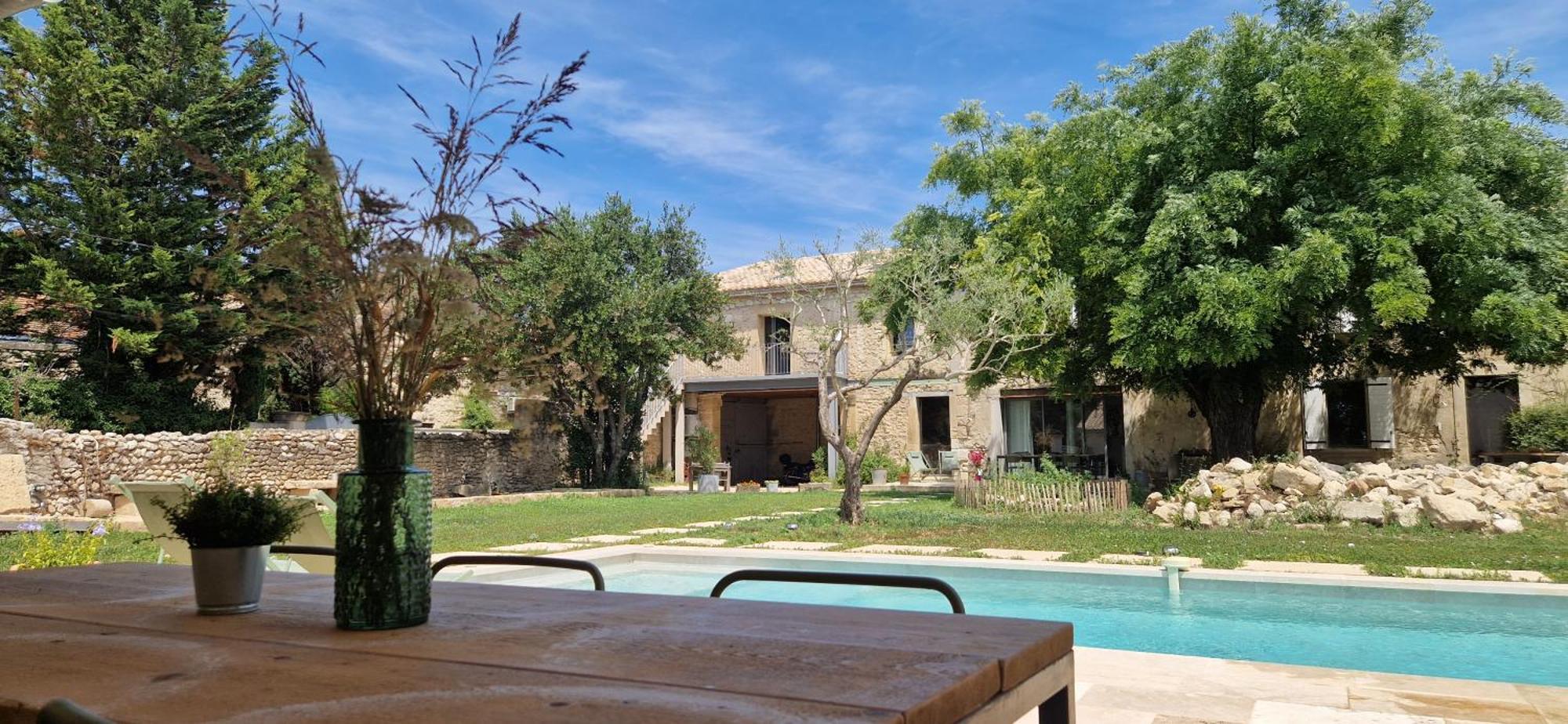 Appartement Dans Un Mas Provencal Renove Saint-Hilaire-d'Ozilhan Экстерьер фото